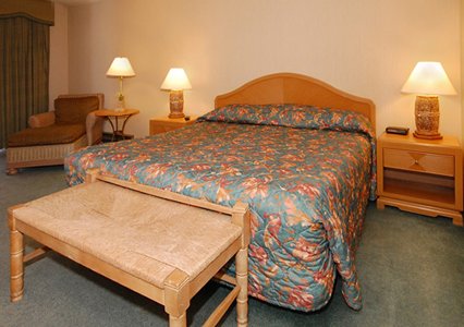 Clarion Hotel & Conference Center 02.[1]